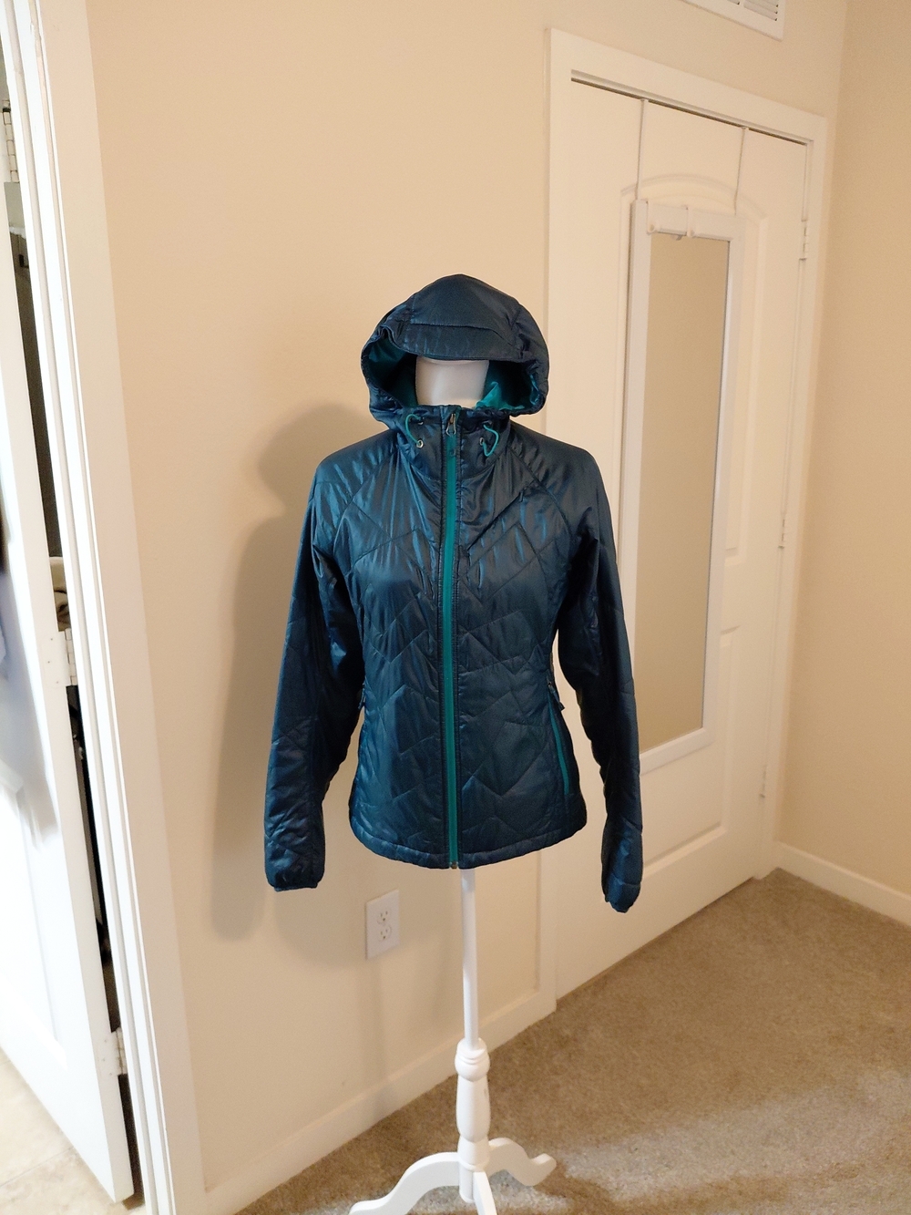 REI Light Weight Puffer Jacket Green Womens Sz S Excellent Condition